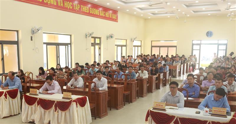 Cán bộ, đảng viên, công chức, viên chức, người lao động khu trung tâm hành chính Bằng Lăng được nghiên cứu, hovc5 tập quán triệt nội dung chỉ đạo của đồng chí Tổng Bí thư Tô Lâm