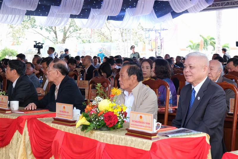 Nguyên lãnh đạo huyện Đam Rông qua các thời kỳ tham dự lễ kỷ niệm