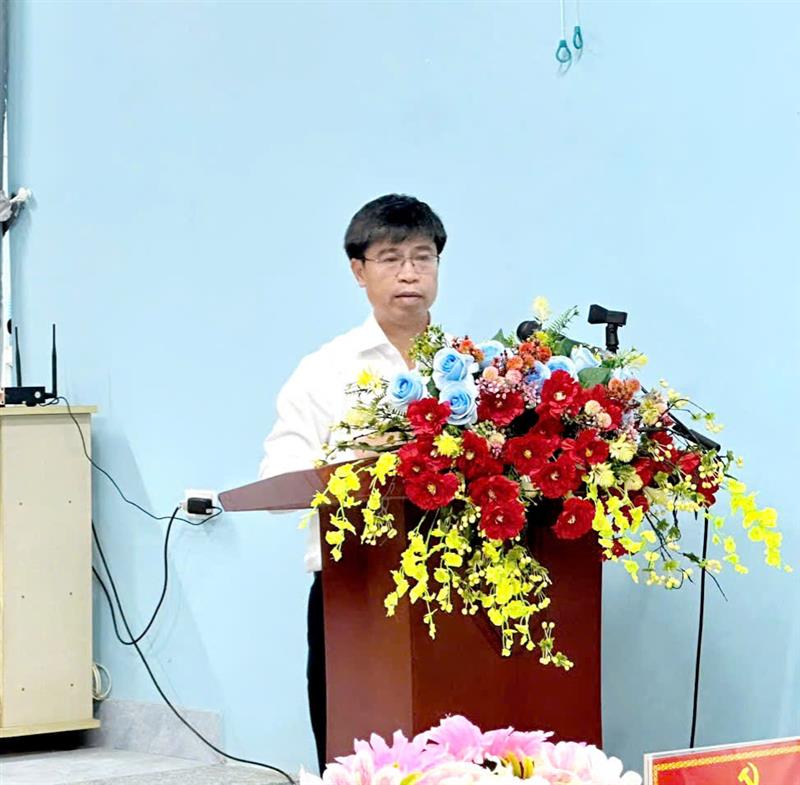 Đồng chí Nguyễn Văn Châu - Bí thư Huyện ủy phát biểu chỉ đạo tại Đại hội