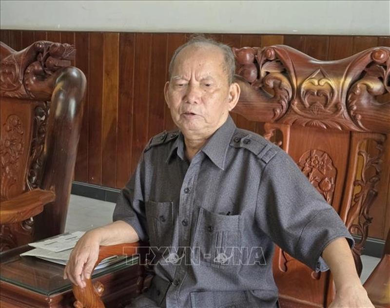 Ông Ka Pa Tơ, nguyên Phó Bí thư thường trực Tỉnh ủy Kon Tum trả lời phỏng vấn của TTXVN. (Ảnh: TTXVN)
