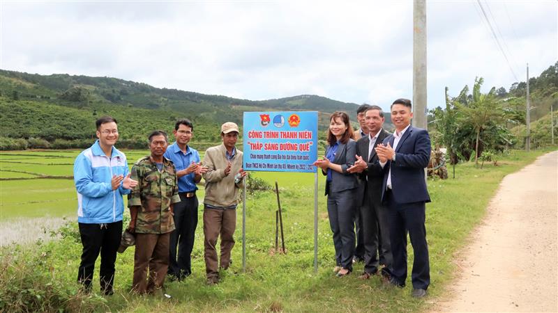 Trong năm 2023, đã có 8 công trình thanh niên Thắp sáng đường quê được tuổi trẻ toàn tỉnh thực hiện