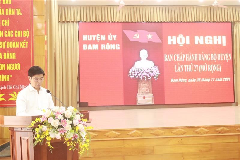 Đồng chí Nguyễn Văn Châu - Bí thư Huyện ủy phát biểu chỉ đạo tại hội nghị