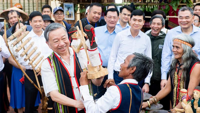 Đại tướng Tô Lâm, Ủy viên Bộ Chính trị, Bộ trưởng Bộ Công an dự Ngày hội Văn hoá, thể thao và du lịch các dân tộc vùng Tây Nguyên lần thứ I, năm 2023, ngày 29-11-2023