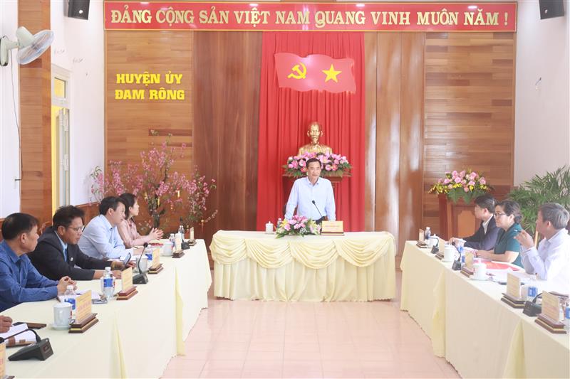 Toàn cảnh buổi làm việc của đồng chí Quyền Bí thư Tỉnh ủy với Ban Thường vụ Huyện ủy
