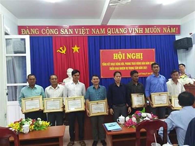 Khen thưởng các tập thể, cá nhân năm 2020