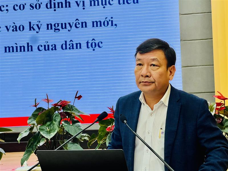 Đồng chí Bùi Thắng – Trưởng Ban Tuyên giáo Tỉnh uỷ quán triệt nội dung trọng tâm trong bài giảng chuyên đề của Tổng Bí thư Tô Lâm về kỷ nguyên mới, kỷ nguyên vươn mình của dân tộc