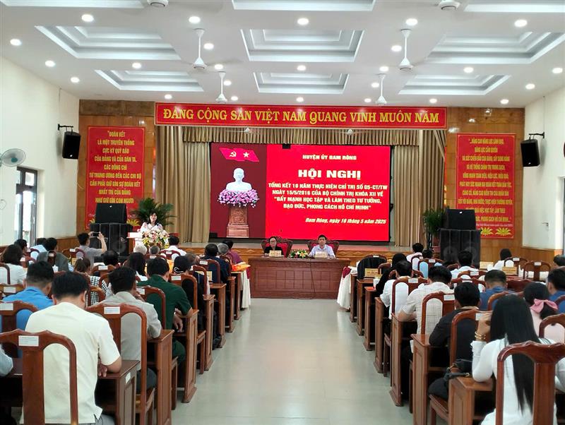 Toàn cảnh hội nghị