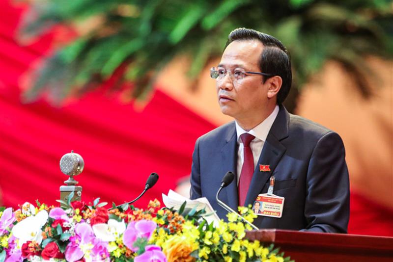 Bộ trưởng Bộ Lao động, Thương binh và Xã hội Đào Ngọc Dung trình bày tham luận về Quản lý phát triển xã hội bền vững, nâng cao năng lực cạnh tranh về nhân lực, bảo đảm tiến bộ, công bằng, an sinh xã hội tại Đại hội toàn quốc lần thứ XIII của Đảng.