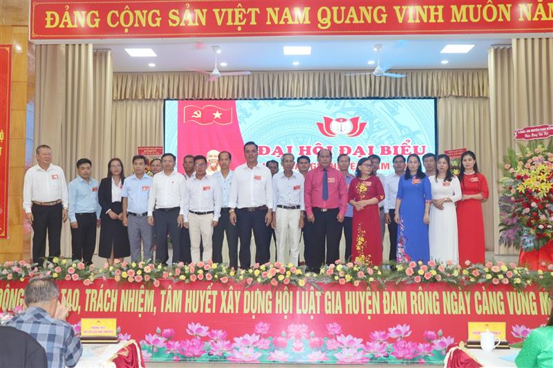 ban-chap-hanh-hoi-luat-gia-huyen-khoa-iv-nhiem-ky-2024.jpg