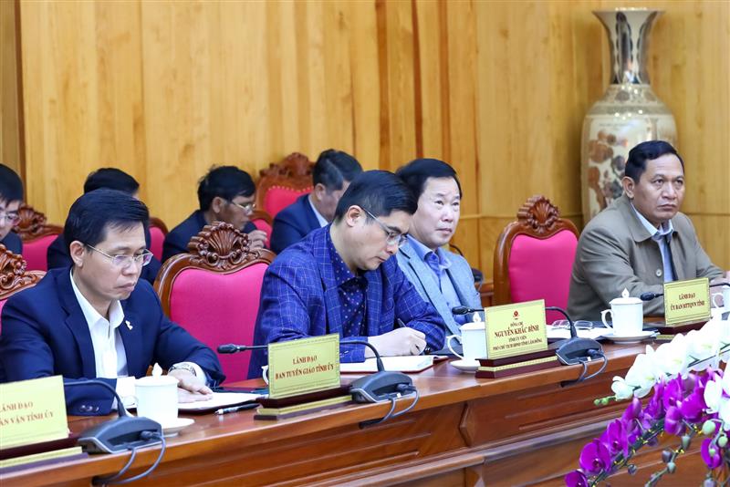 Lãnh đạo HĐND, Ủy ban MTTQ tỉnh và Ban Tuyên giáo Tỉnh uỷ dự hội nghị