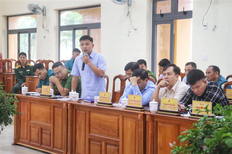 Các đại biểu phát biểu ý kiến.jpg