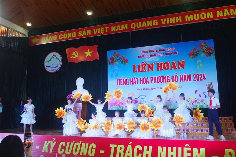 Các tiết mục văn nghệ tham gia.jpg