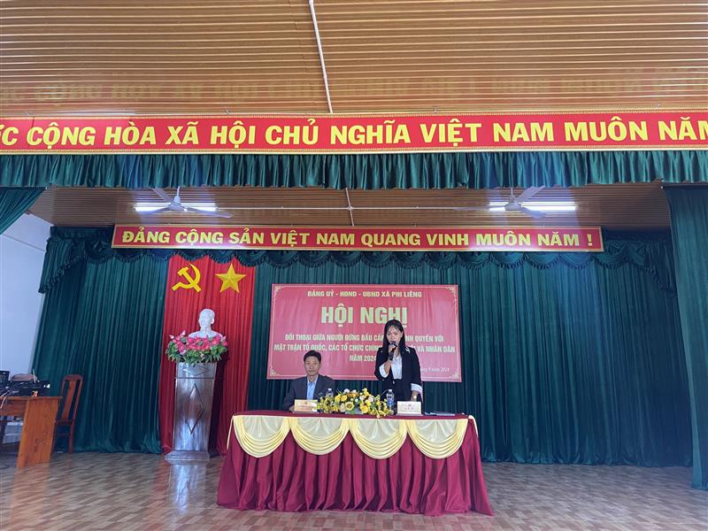 Chủ trì Hội nghị gợi ý các ý kiến tại buổi đối thoại.jpg