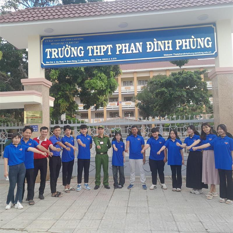 diem-thi-truong-thpt-phan-dinh-phung.jpg