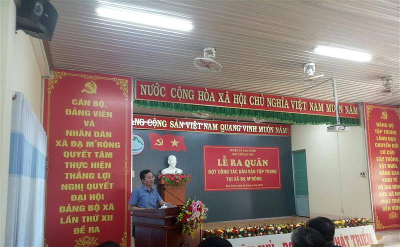 Đồng chí Bí thư Huyện ủy phát biểu tại buổi lễ