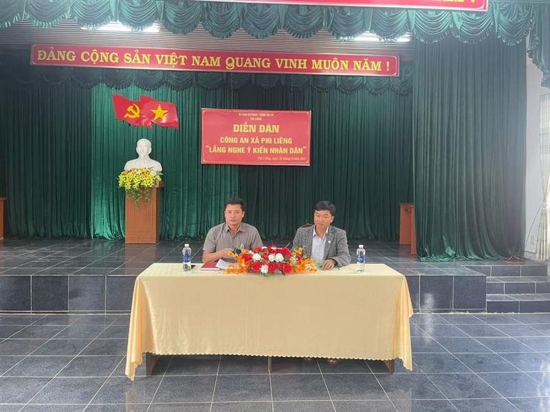Đồng chí Hồ Xuân Hướng và Ngô Mạng Cường đồng chủ chì diễn đàn