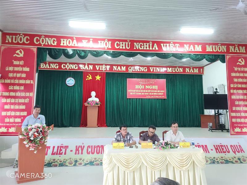 Đồng chí Lương Xuân Hường phát biểu chỉ đạo tại hội nghị.jpg