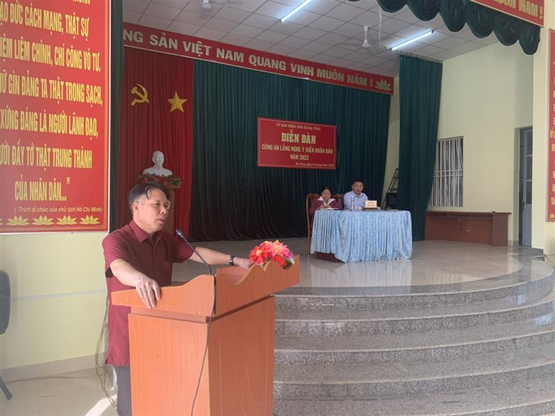 Đồng chí Nguyễn Quốc Hương - Ủy viên BTV Huyện ủy, Trưởng Ban Dân vận Huyện ủy, Chủ tịch UBMTTQ Việt Nam huyện phát biểu tại Diễn đàn