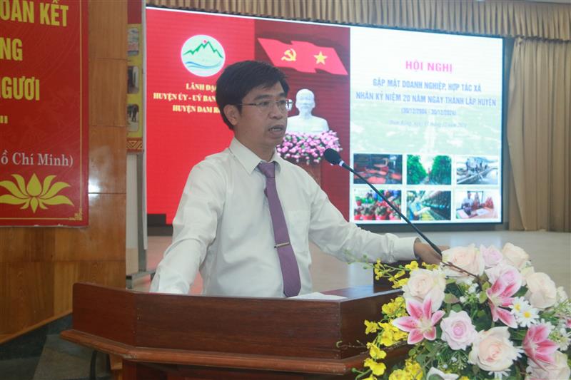 Đồng chí Nguyễn Văn Châu - Bí thư Huyện ủy kết luận hội nghị.jpg