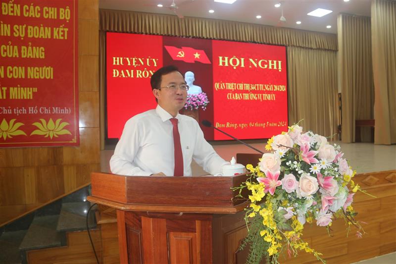 Đồng chí Nguyễn Văn Lộc - TUV BÍ thư Huyện ủy, Chủ  tịch HĐND huyện quán triệt chỉ thị số 34 đến toàn thể lãnh đạo, cán bộ, công chức, viên chức.jpg