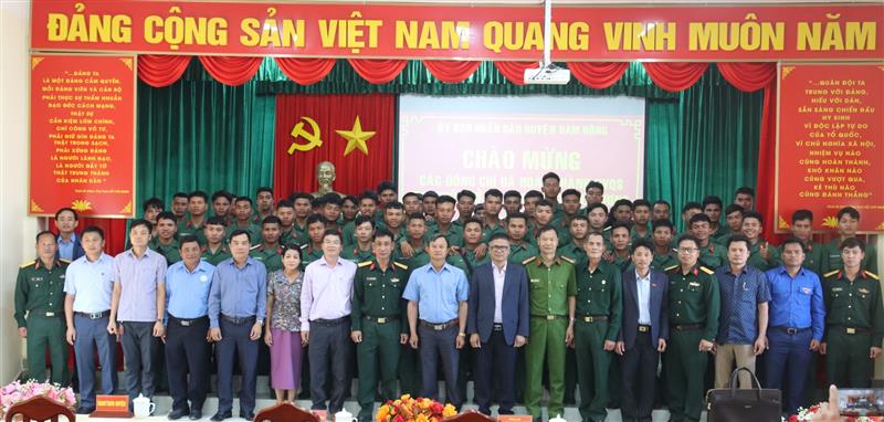 gặp mặt 60 quân nhân xuất ngũ trở về địa phương - hình coppy.jpg