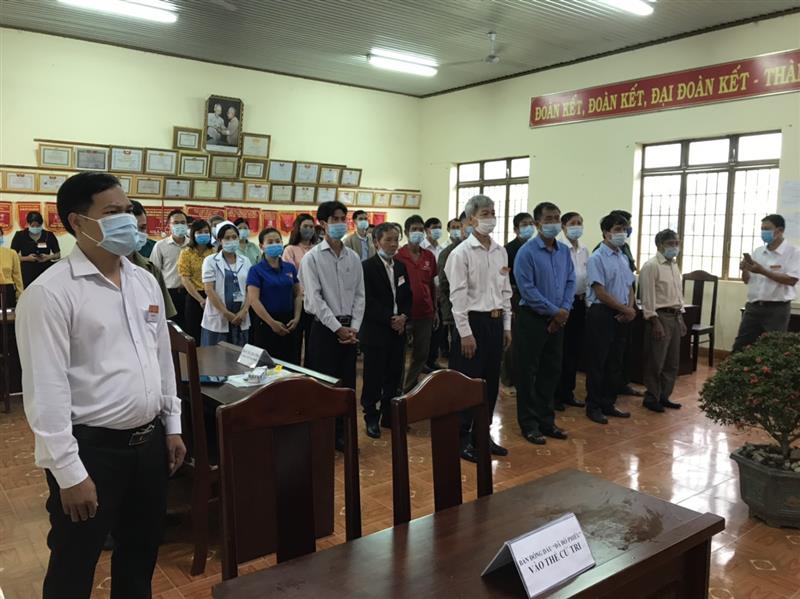 Lễ Chào cờ tại thôn Phi Có - xã Đạ Rsal 