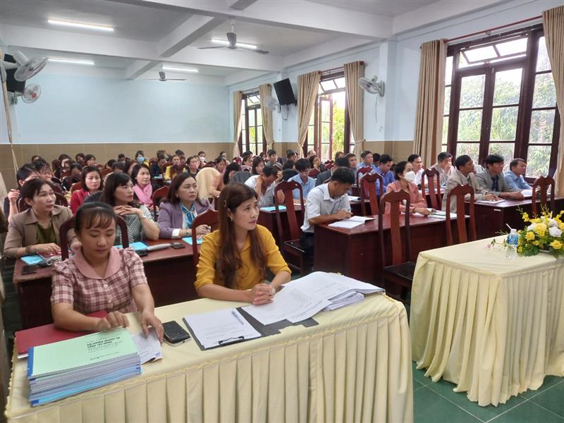 Học viên tham gia lớp bồi dưỡng nghiệp vụ công tác Đảng