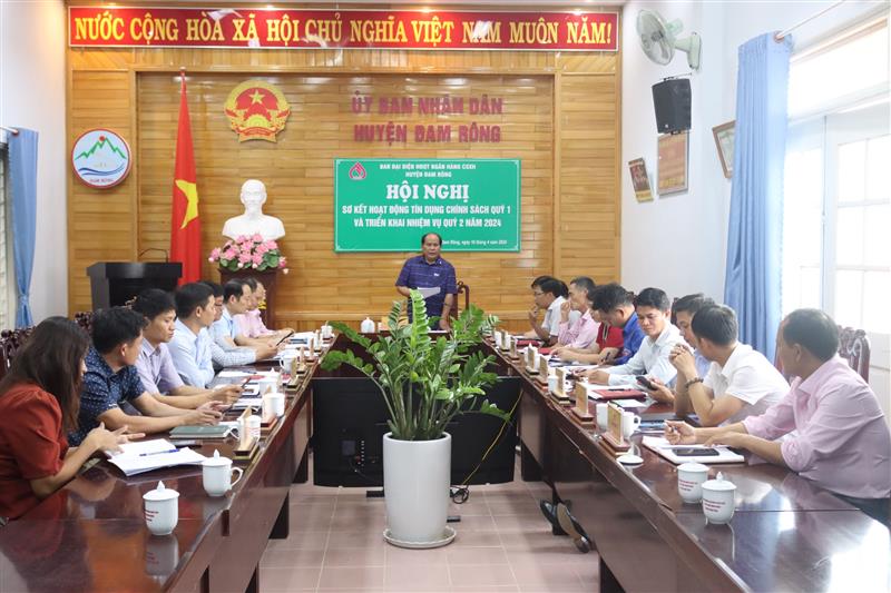 Hội nghị sơ kết tín dụng CSXH của huyện trong năm 2024.jpg
