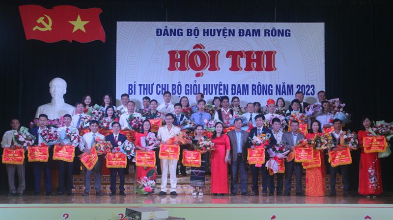 Hội thi Bí thư chi bộ giỏi 