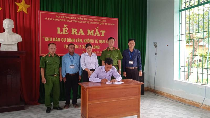 Ký kết giao ước thi đua