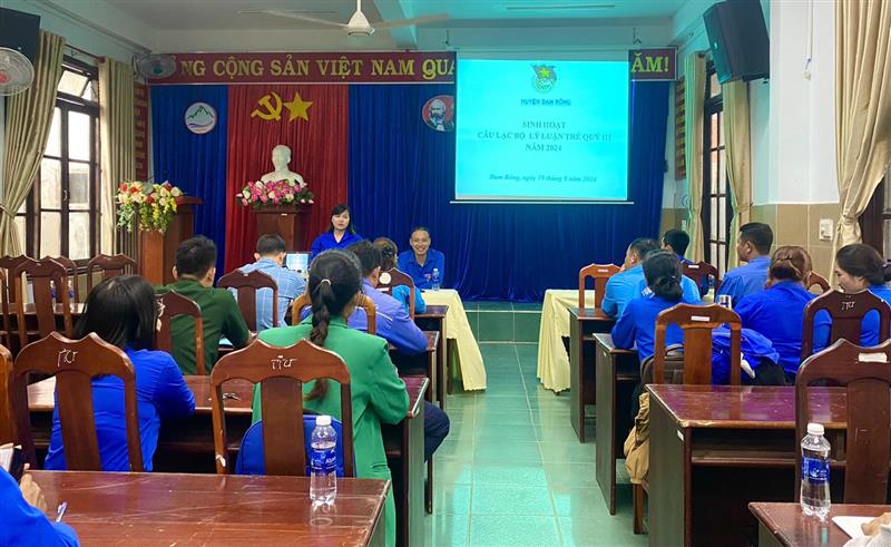 Sinh hoạt CLB Lý luận trẻ quý III.2024.jpg