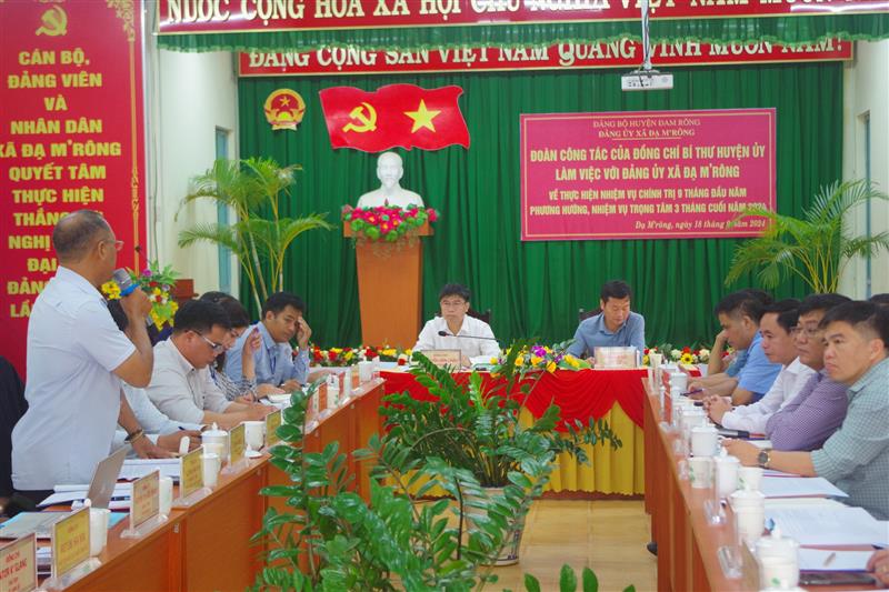 Toàn cảnh buổi làm việc.jpg