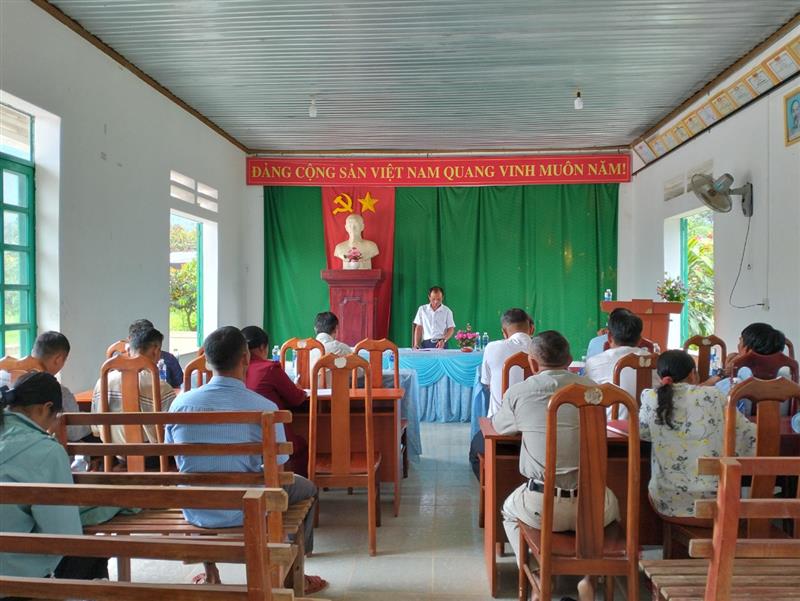Toàn cảnh buổi sinh hoạt Chi bộ thôn Liêng Trang 2
