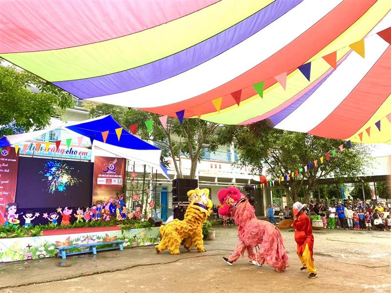 Toàn cảnh chương trình Trung thu.jpg