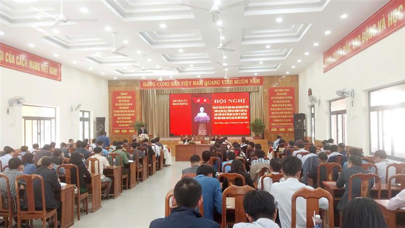 Toàn cảnh hội nghị.jpg