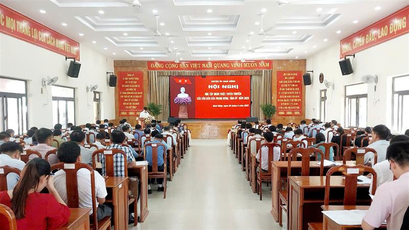 Toàn cảnh hội nghị