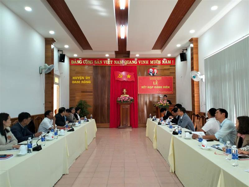 Toàn cảnh Lễ kết nạp.jpg
