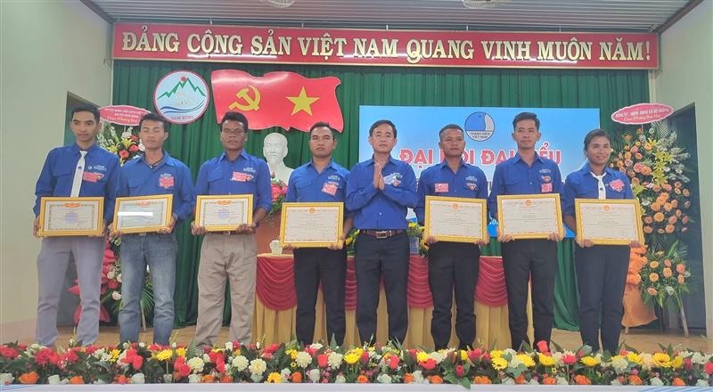 Trao khen thưởng tại Đại hội