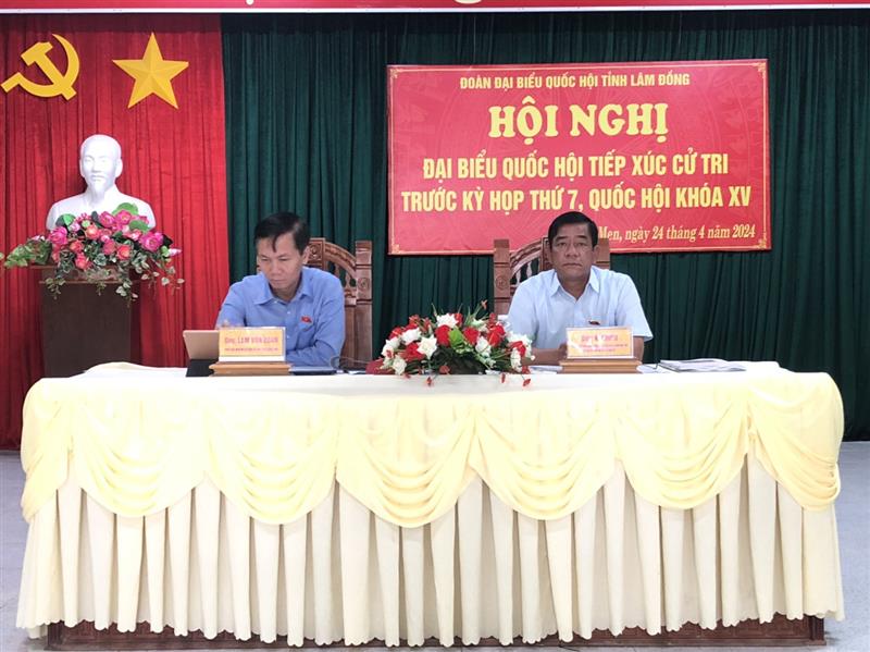 Tổ ĐBQH tiếp xúc cử tri xã Rô Men, huyện Đam Rông trước kỳ họp thứ 7