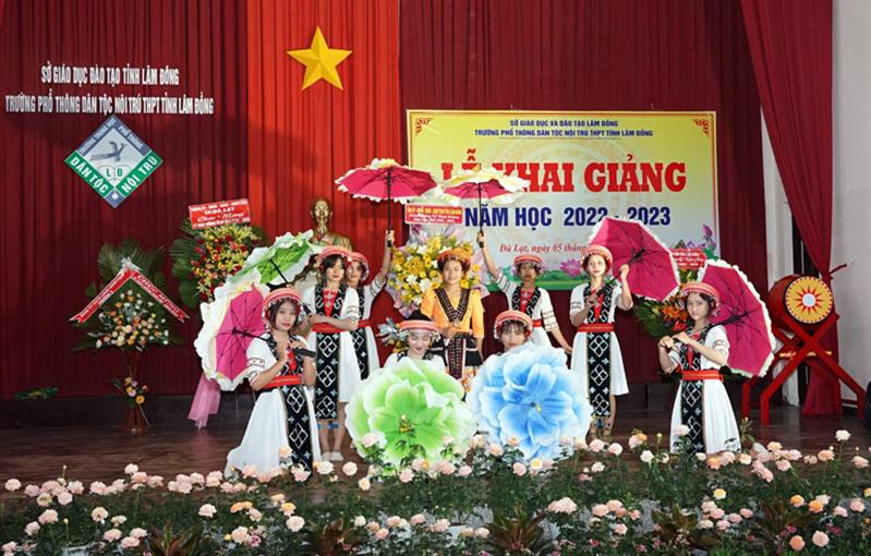 Chương trình văn nghệ của học sinh Trường Phổ thông DTNT THPT tỉnh Lâm Đồng