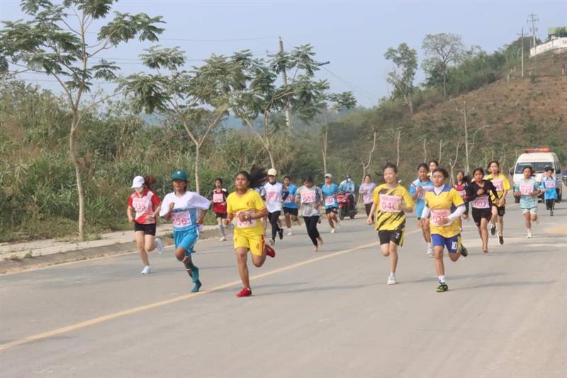 Các vận động viên tham gia chạy việt giã truyền thống huyện Đam Rông năm 2023 Các vận động viên tham gia chạy việt giã truyền thống huyện Đam Rông năm 2023