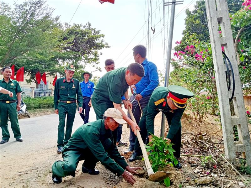 Cựu Chiến binh tích cực tham gia Ngày thứ 7 cùng  nhân dân tham gia xây dựng nông thôn mới Cựu Chiến binh tích cực tham gia Ngày thứ 7 cùng  nhân dân tham gia xây dựng nông thôn mới