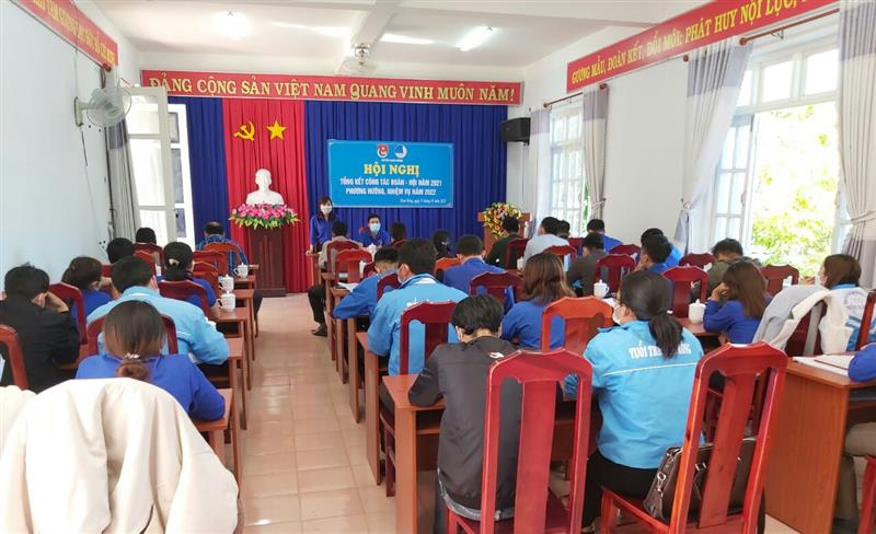 Đại biểu tham dự Hội nghị tổng kết công tác Đoàn - Hội và phong trào thanh thiếu nhi năm 2021 Đại biểu tham dự Hội nghị tổng kết công tác Đoàn - Hội và phong trào thanh thiếu nhi năm 2021
