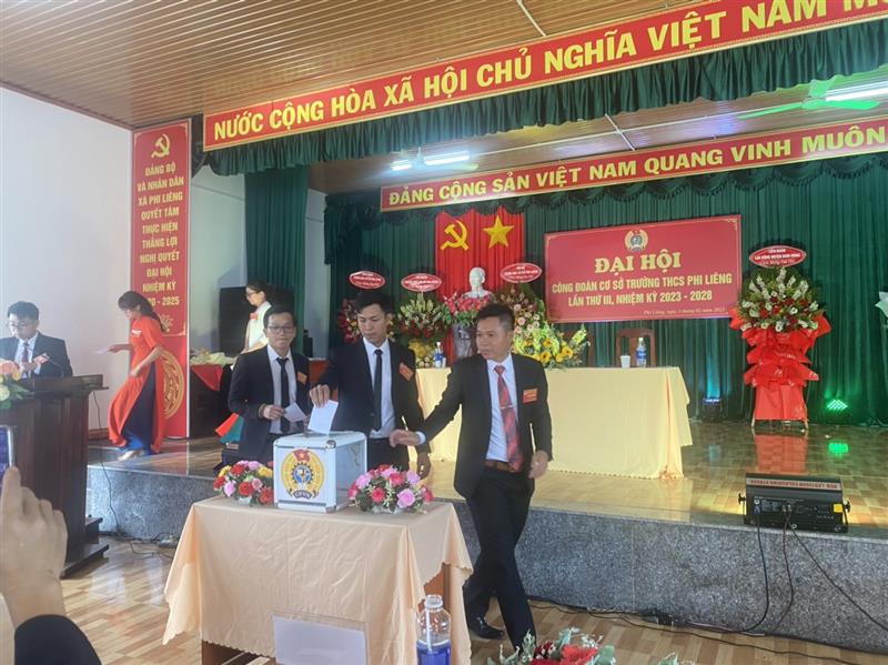 Đại hội Công đoàn cơ sở Trường THCS Phi Liêng lần thứ III, nhiệm kỳ 2023 - 2028 Đại hội Công đoàn cơ sở Trường THCS Phi Liêng lần thứ III, nhiệm kỳ 2023 - 2028