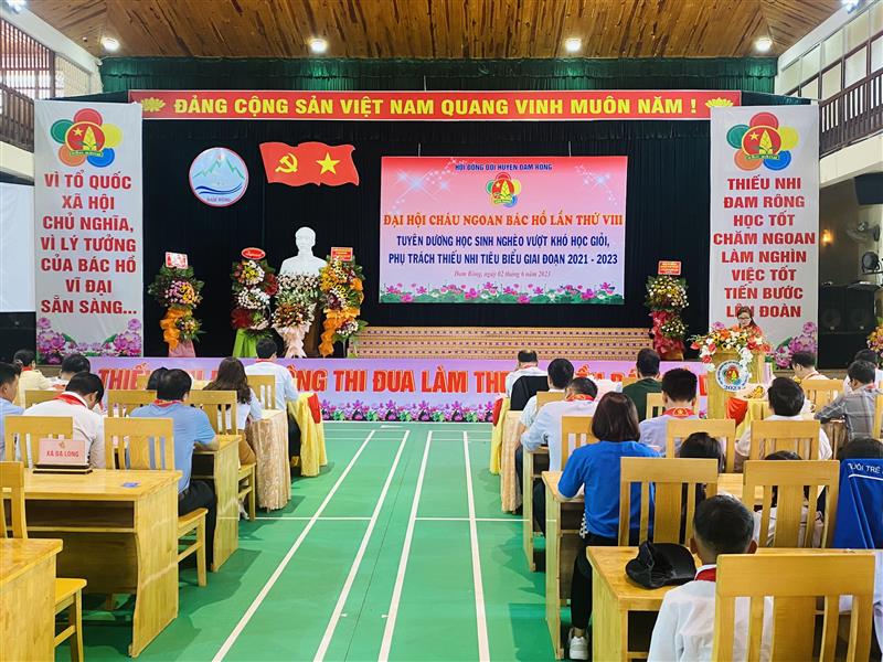 Đồng chí Đa Cắt K'Hương - Phó Bí thư Thường trực Huyện ủy phát biểu tại Đại hội Đồng chí Đa Cắt K'Hương - Phó Bí thư Thường trực Huyện ủy phát biểu tại Đại hội
