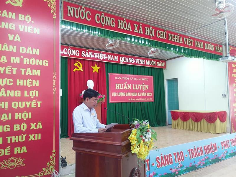 Đồng chí Nguyễn Hoàng Mai  phát biểu chỉ đạo tại hội nghị