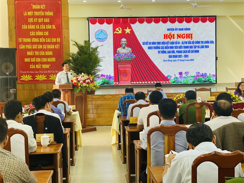 Đồng chí Nguyễn Văn Lộc phát biểu, chỉ đạo tại hội nghị
