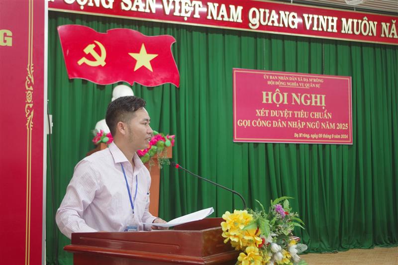 đồng chí Trần Đức Phát - Chủ tịch UBND xã, Chủ tịch HĐNVQS xã phát biểu chỉ đạo tại hội nghị.jpg đồng chí Trần Đức Phát - Chủ tịch UBND xã, Chủ tịch HĐNVQS xã phát biểu chỉ đạo tại hội nghị.jpg