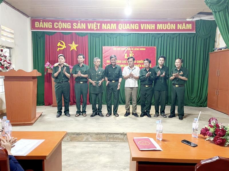 Ra mắt Câu lạc bộ CCB tương trợ nhau phát triển kinh tế tại xã Liêng Srônh Ra mắt Câu lạc bộ CCB tương trợ nhau phát triển kinh tế tại xã Liêng Srônh